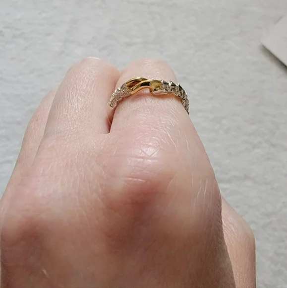 Tessa Metcalfe Single Claw Ring ring - Picture 8 of 8